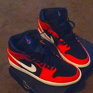Air Jordan 1s size 11 blk&Infrared